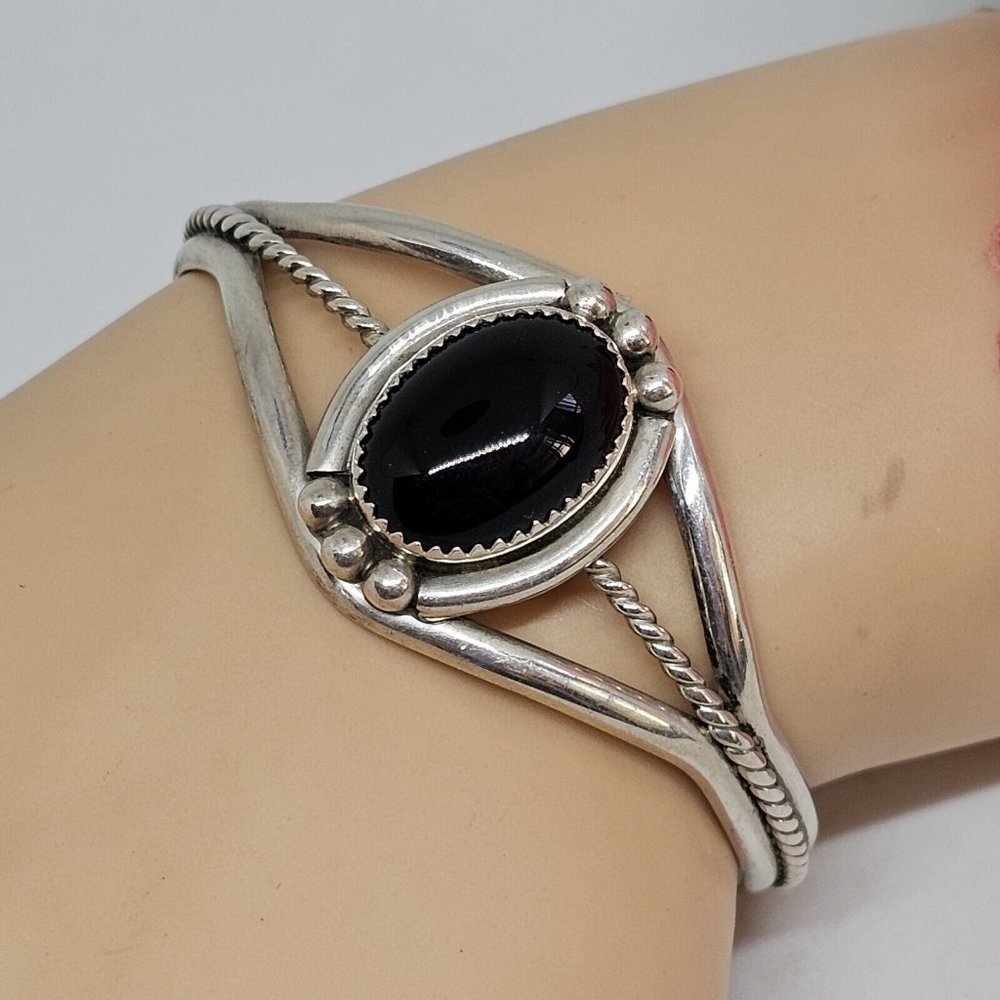 DM Daniel Martinez Navajo Sterling Silver Black Onyx Bangle Bracelet